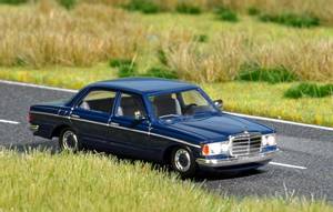 Bilde av Mercedes W123 m/lys